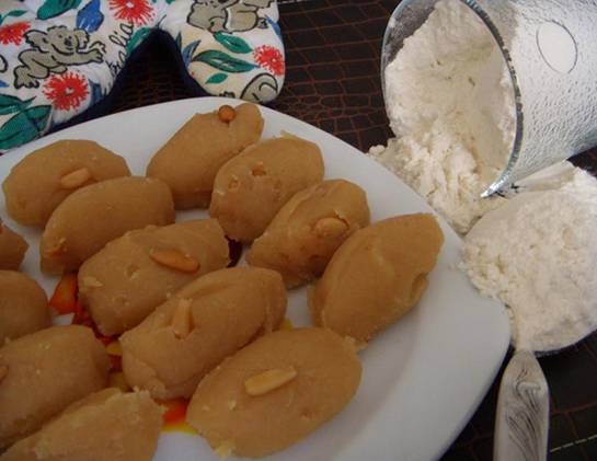 Fırında Sütlü Un Helvası Tarifi ve Malzemeleri